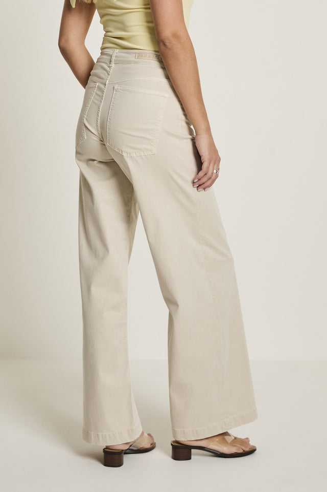 Cloë Cream
