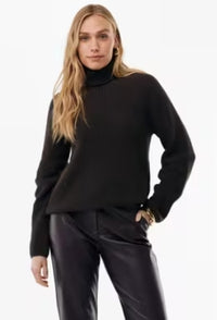 HOLLY Knitted sweater